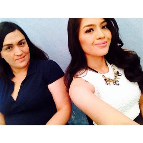 noemi oineza|Noemi Oineza .